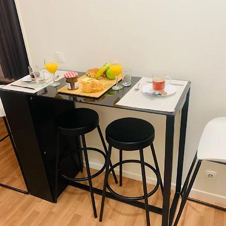 Appartement Calme Et Chaleureux Proche De Paris Courbevoie Eksteriør billede